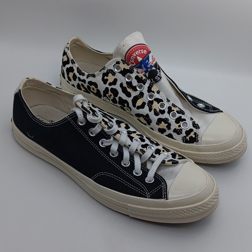CONVERSE CHUCK TAYLOR SNEAKERS